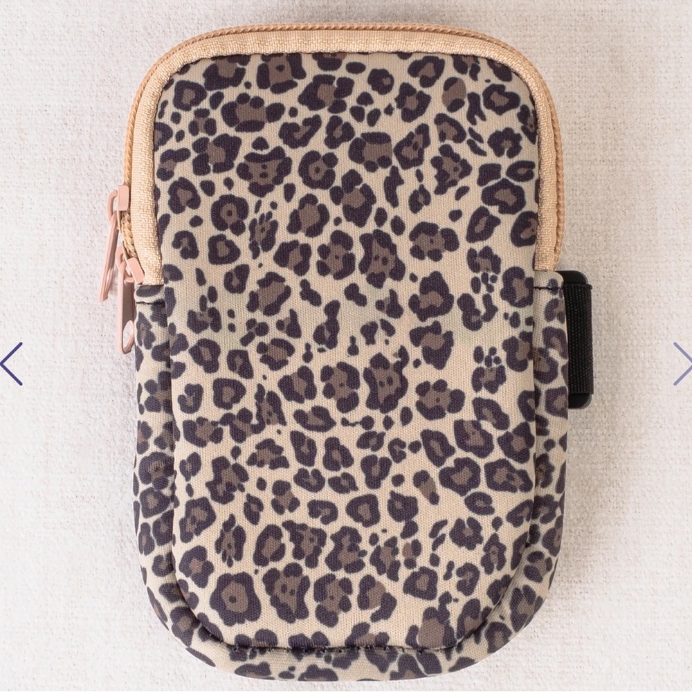Leopard Print Pouch - Picture 2 of 2
